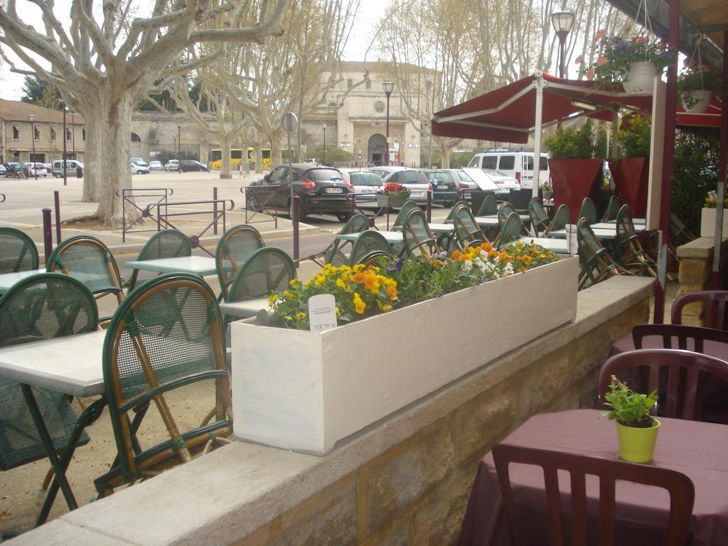 Le Terminus Hotel Tarascon Exterior photo