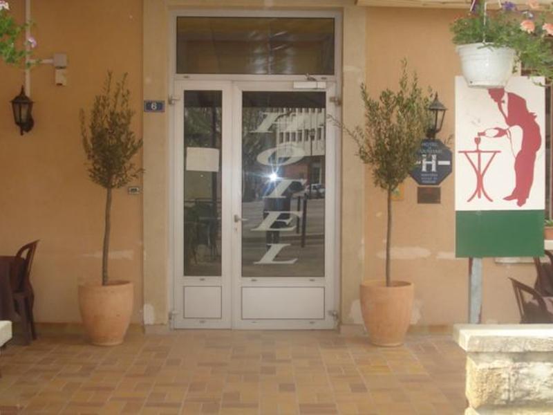 Le Terminus Hotel Tarascon Exterior photo